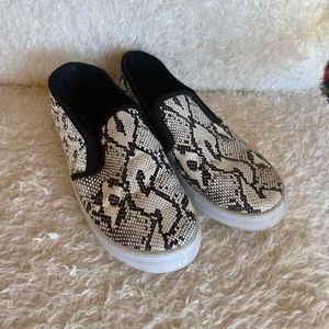 Qupid Snake print slip ons
